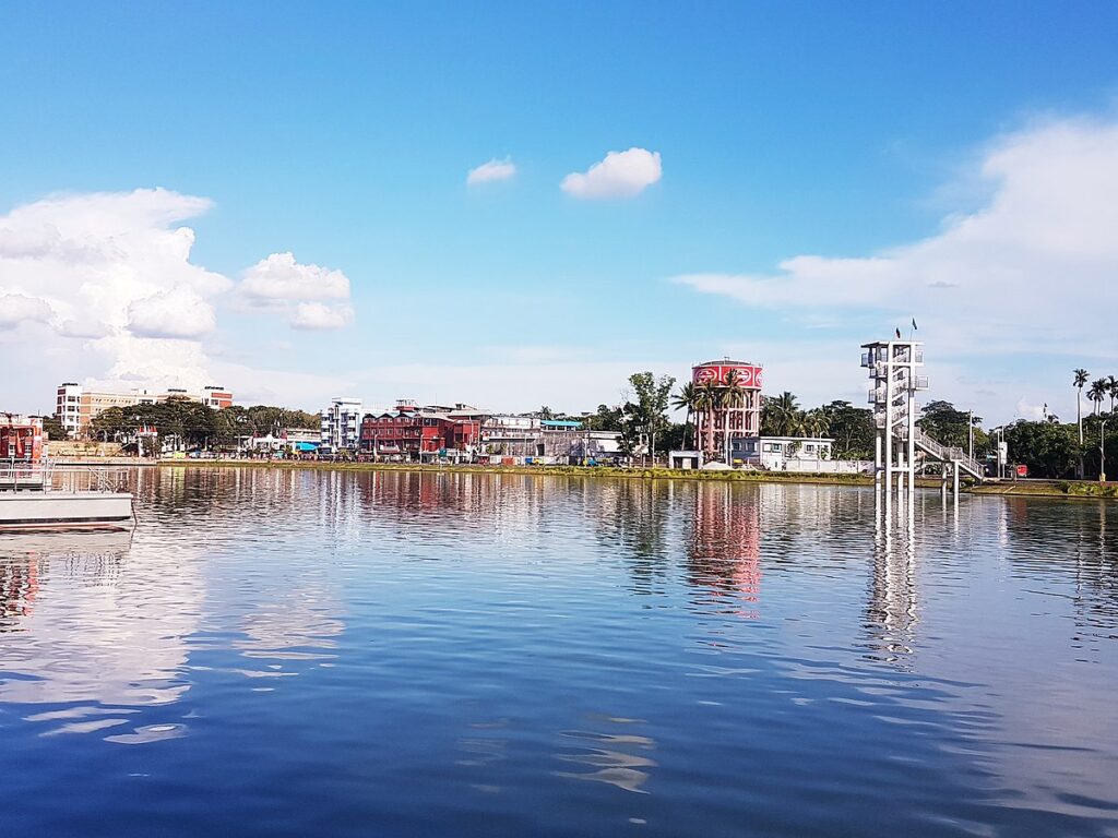 Shukoni Lake